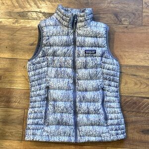 Size XS patagonia vest! Like new.
